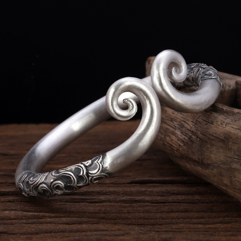 Full view of the bracelet